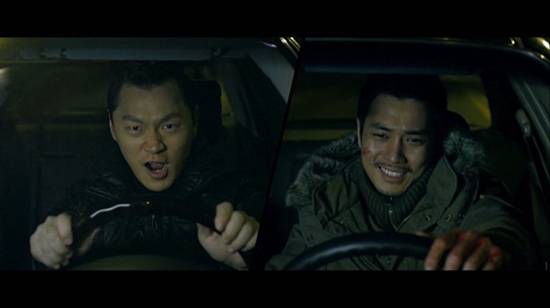 지난달 30일 개봉한 영화 응징자(감독 신동엽)는 학교폭력의 피해를 소재로 현실적인 복수를 그리며 진정한 선과 악에 대한 의미를 묻고 있다./영화 응징자포스터