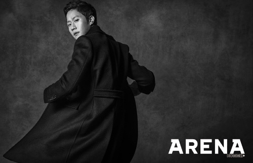 정우는 데뷔 12년 차 배우로 대중에게 이제야 얼굴을 알리기 시작한 중고 신인이지만 연기 내공은 깊다./패션 잡지 아레나 옴므제공