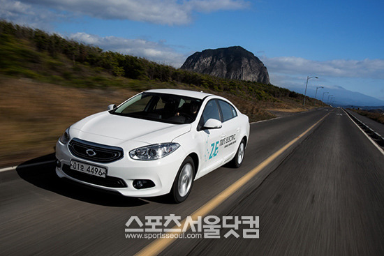 르노삼성자동차의 다섯 번째 라인업인 SM3 Z.E는 르노 그룹 및 르노삼성자동차의 첨단 기술이 집약된 100% 순수 전기차다.