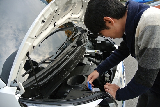 본격적인 겨울이 시작되기 전에 디젤차의 예열 플러그를 점검해야 시동이 걸리지 않는 상황 등을 피할 수 있다./오토인사이드 제공