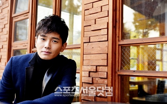 영화 더 파이브에서 살인마 재욱 역을 맡아 열연한 배우 온주완이 자신의 캐릭터를 쓰레기라는 한 단어로 표현했다./최진석 기자