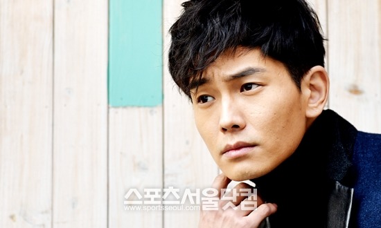 온주완은 배우라는 직업에 대해 강한 애착을 가지고 있는 만큼 이를 대하는 자세에 있어서도 다소 엄격한 기준을 제시했다./최진석 기자