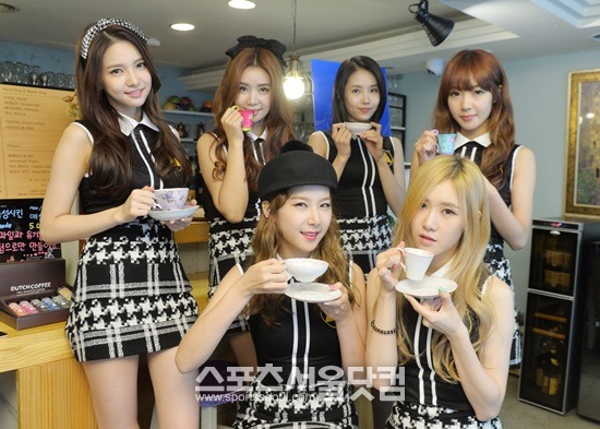 걸그룹 피에스타의 재이, 차오루, 린지, 혜미, 예지, 체스카(왼쪽 위부터 시계방향)는 원두에 따라 맛과 향이 다른 커피 처럼 다양한 매력을 지닌 팀이었다. / 문병희 기자