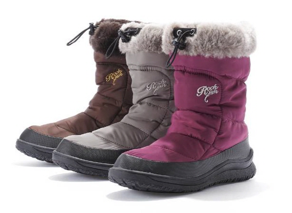 신세계백화점은 22일부터 사흘간 본점, 강남점 등 수도권 점포에서 ‘겨울 방한 슈즈 대전’을 열고 방한용 신발을 최대 30~70% 할인판매에 나선다./ 신세계백화점 제공