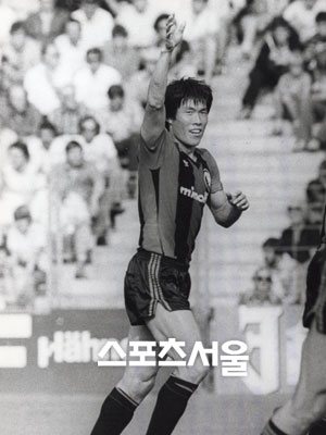차범근은 독일 분데스리가 레버쿠젠에서 활약하며 1987~1988시즌 유럽축구연맹컵에서 우승했다. / 스포츠서울 DB