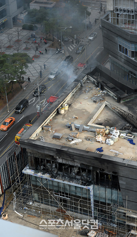 26일 오후 1시40분쯤 서울 구로구 구로3동에서 화재가 발생했다./ 이효균 기자