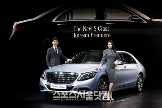 메르세데스-벤츠 코리아가 8년 만에 돌아온 6세대 더 뉴 S-Class를 국내에 27일 공개했다./벤츠 제공