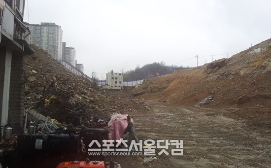 드라마서울의 달의 배경이 됐던 서울 성동구 옥수동 13구역. 달동네의 흔적은 공사장 흙먼지와 함께 사라진 지 오래였다. / 송형근 인턴기자