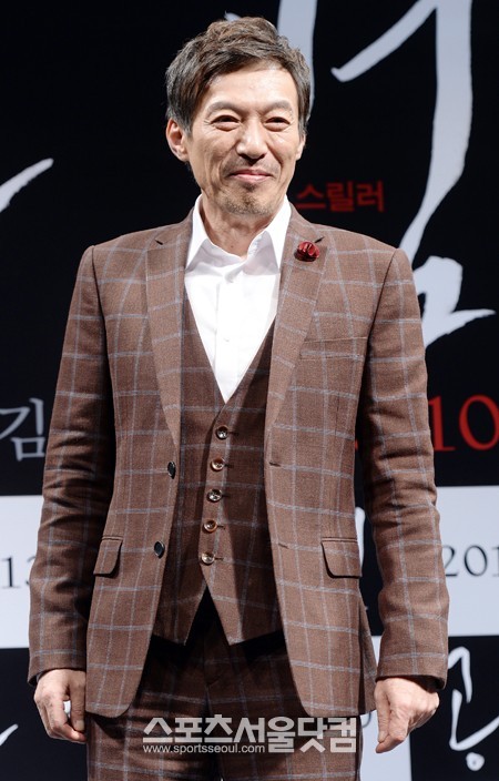 배우 김갑수가 KBS2 새 수목드라마 감격시대에 출연하면서 이번엔 끝까지 살고 싶다는 소망을 내비쳤다. / 더팩트DB