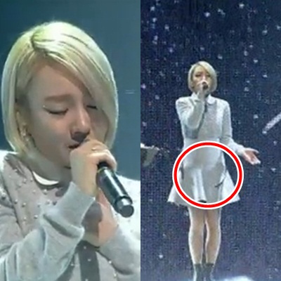 가수 윤하가 무대 위에서 벨트가 풀어지는 사고를 당했다. / Mnet 엠카운트다운 방송 캡처