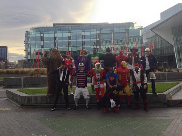 뉴캐슬 선수들이 8일 아일랜드 더블린에서 멋진 기념사진을 찍고 있다. / 아일랜드 언론 보도 캡처