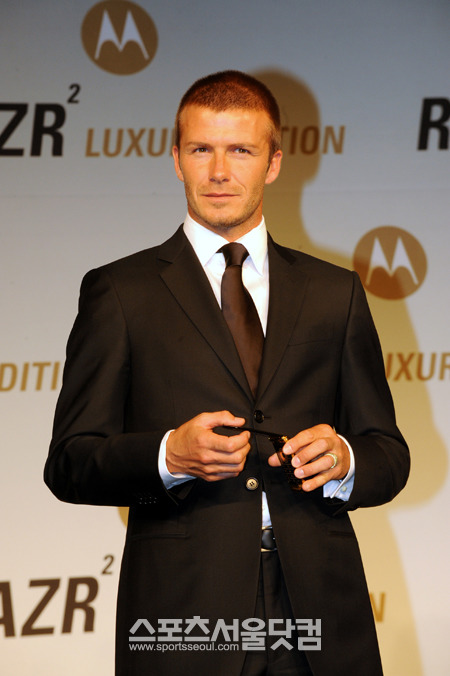 공격형 미드필드인 베컴은 준수한 외모와 뛰어난 축구 실력으로 전 세계적인 인기를 얻고 있는 축구 스타 데이비드 베컴 / 사진=더팩트DB