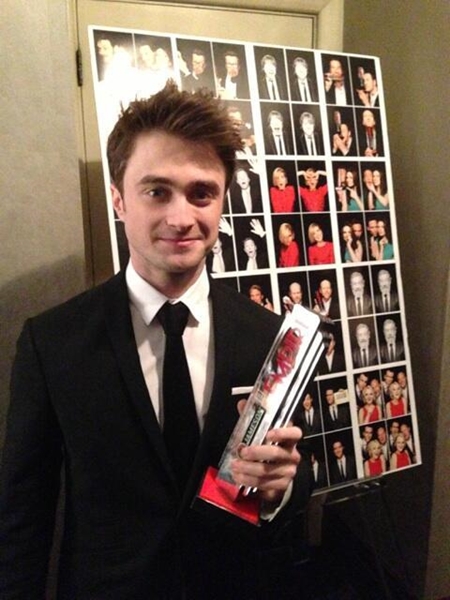 영국 배우 다니엘 래드클리프가 자신의 첫 동성애 베드신을 마친 것으로 알려져 눈길을 끈다./다니엘 래드클리프 페이스북