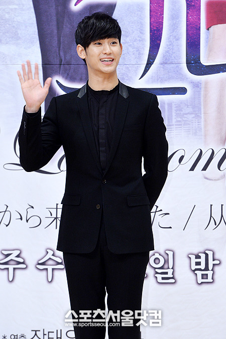 대세로 자리매김한 김수현은 별에서 온 그대에서 외계인 도민준 역을 맡았다. / 최진석 기자