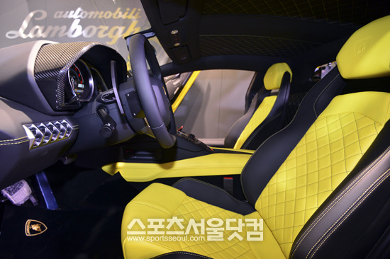 람보르기니 아벤타도르 LP 720-4 50° 애니버서리오