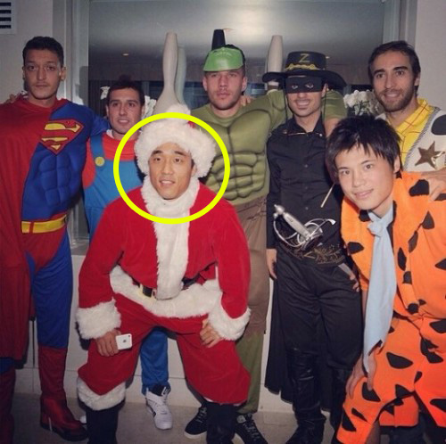 잉글랜드 프리미어리그 아스널 소속 박주영이 팀 동료들과 함께 크리스마스 기념 코스튬 파티사진에 등장해 관심을 끌고 있다. / 아스널 공식 홈페이지