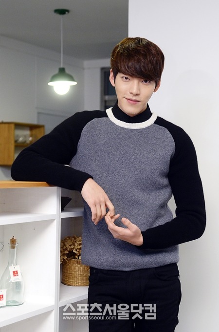 배우 김우빈의 첫인상은 깔끔했다. 서늘할 정도로 흔들림없는 김우빈의 말투와 외모가 눈길을 사로잡았다./이새롬 기자