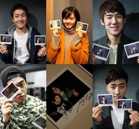 응답하라 1994 배우들이 자신의 폴라로이드 사진을 들고 활짝 미소 지었다. /응답하라 1994 트위터