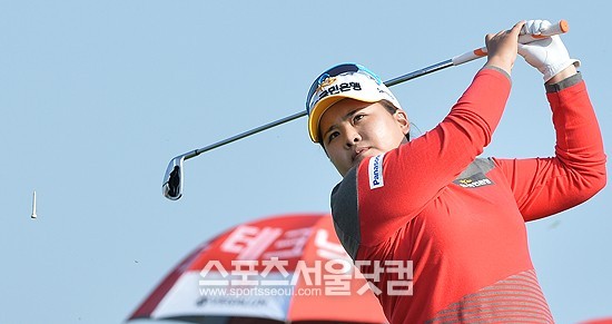 박인비가 2013년 한국 선수로서는 처음으로 미국여자프로골프(LPGA) 투어 올해의 선수에 선정됐다. / 영종도 = 최진석 기자