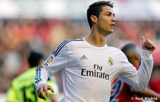 레알 마드리드의 크리스티아누 호날두는 올 시즌 소속팀과 대표팀을 가리지 않는 맹활약으로 불운한 2인자라는 꼬리표를 뗄 기회를 잡았다. / 레알 마드리드 페이스북