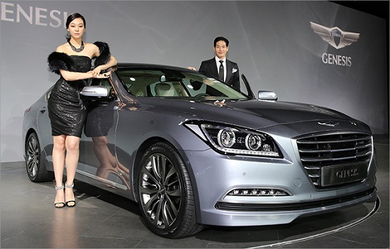 30일 서울 전역에 있는 자동차 정비업체의 정비사 200명을 대상으로 정비사들이 뽑은 올해의 신차의 설문 조사 결과, 현대 신형 제네시스가 115표를 얻어 압도적으로 1위를 차지했다./현대자동차 제공