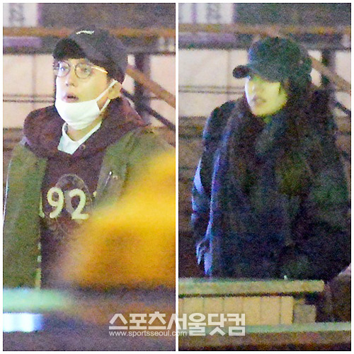 정경호(왼쪽)와 수영이 지난해 12월 12일 영화관 데이트를 즐기고 있다./배정한·문병희 기자