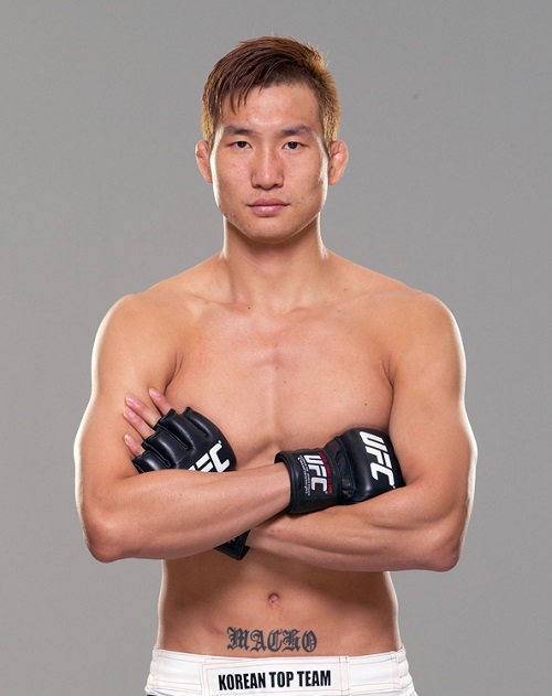 더 에이스 임현규가 4일 오후 싱가포르 마리나 베이 샌즈에서 열린 UFC 파이트 나이트 34 웰터급 경기에서 타렉 사피에딘에게 패했다. / 수퍼액션 제공