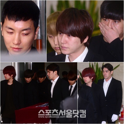 슈퍼주니어 멤버들이 리더 이특(왼쪽 위)의 조부모와 부친의 발인을 끝까지 함께하며 같이 슬퍼했다. / 구로=남윤호 기자
