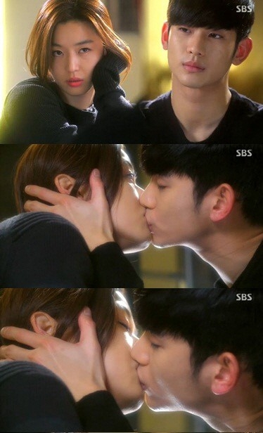 전지현이 15초만에 김수현을 무너뜨려 눈길을 끌었다. / SBS 방송화면 캡처