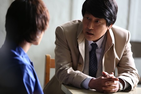 변호인에서 진우 역을 맡은 임시완(왼쪽)은 송강호와 완벽한 호흡을 보여준다./영화 스틸컷