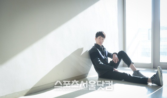 서강준이 애늙은이 같지만 현실적인 거라며 자신의 성격을 소개하고 있다./이효균 기자