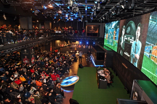 지난 3일 서울 서초구에 위치한 넥슨 아레나에서 열린 피파온라인 3 챔피언십 개인전 16강전에 700여 명의 관중이 몰렸다./넥슨 제공