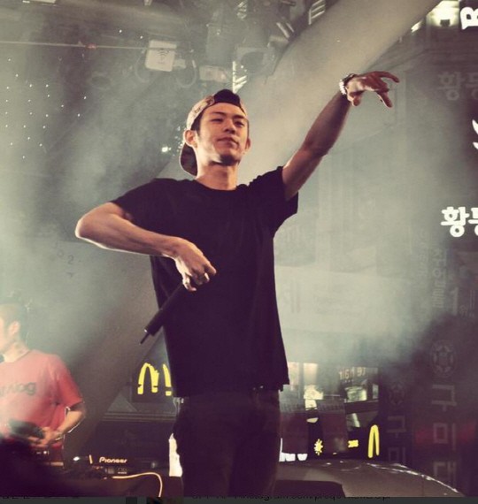 표절논란에 휩싸인 래퍼 빈지노 측이 공식입장을 내놨다./빈지노 트위터