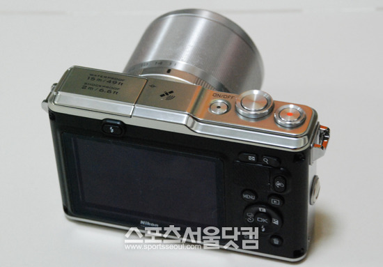 Nikon 1 AW1은 방수 전용 1 니코르(NIKKOR) 렌즈뿐만 아니라 마운트 어댑터 FT1을 장착해 다채로운 F 마운트 NIKKOR렌즈를 활용할 수 있어 일상적인 촬영 역시 가능하다.