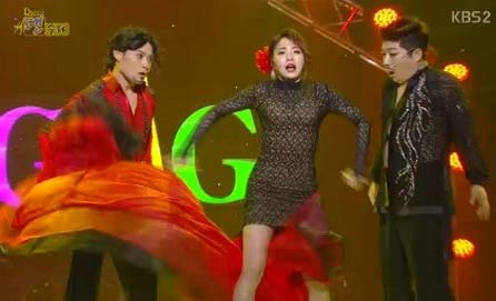 개그우먼 허민(가운데)이 개그콘서트에서 치마를 벗는 연기를 했다./ KBS2 개그콘서트 방송 캡처