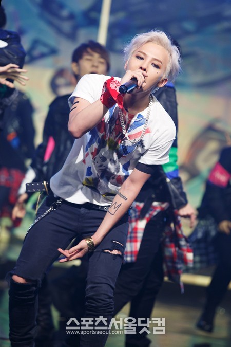 지드래곤이 미국 음악 전문 매체 MTV IGGY가 뽑은 2013년 올해의 곡 1위에올랐다.  /남윤호 기자