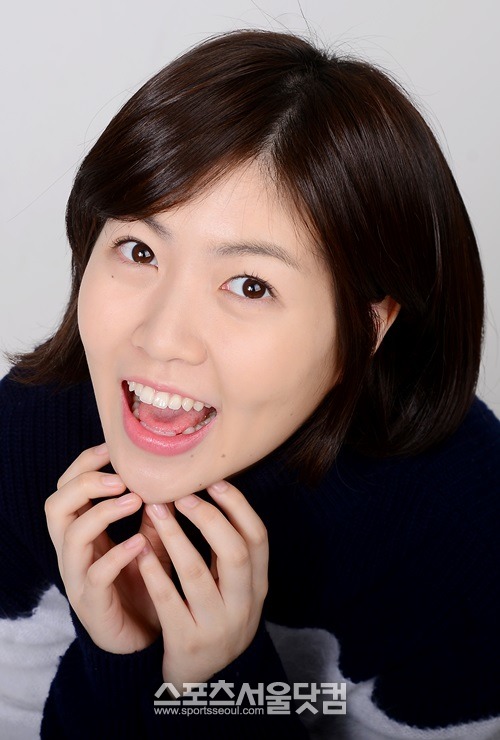 영화 수상한 그녀에서 20대 몸이지만, 70대 노인 연기를 소화한 심은경. 심은경은 능글맞은 연기로 관객을 울고 웃긴다./이새롬 기자