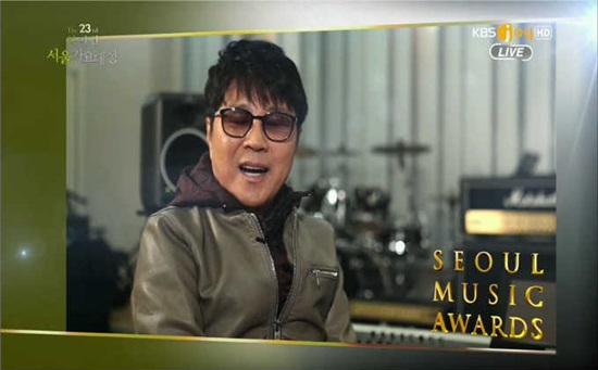 조용필은 19집 앨범 헬로로 서울가요대상 최고의 음반상을 받았다. / KBS Joy 서울가요대상 방송 캡처