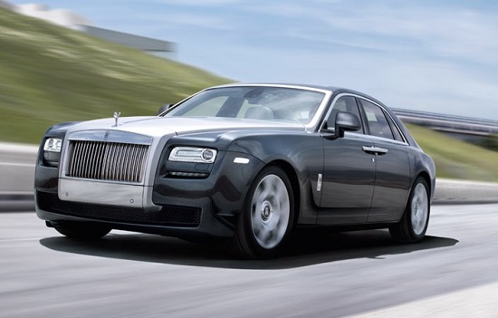 롤스로이스는 팬텀과 고스트 시리즈를 앞세워 지난해 국내 판매 30대를 넘어섰다. 롤스로이스의 플래그십 세단은 황제의 차로 불린다./롤스로이스 홈페이지 캡처