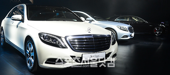 메르세데스-벤츠 뉴S500은 국내에서 일명 회장님 애마로 불린다. 정숙성과 안전성은 타의 추종을 불허한다./더팩트DB