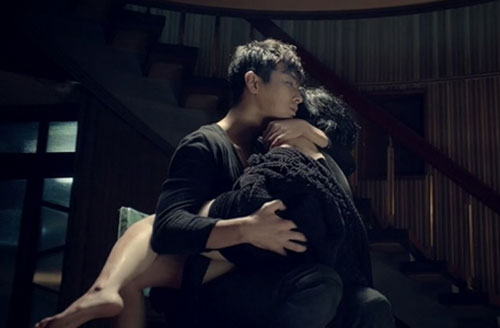 가인의 뮤직비디오에 주지훈이 19금 퍼포먼스를 보여줬다. / 가인 뮤직비디오 fxxk U