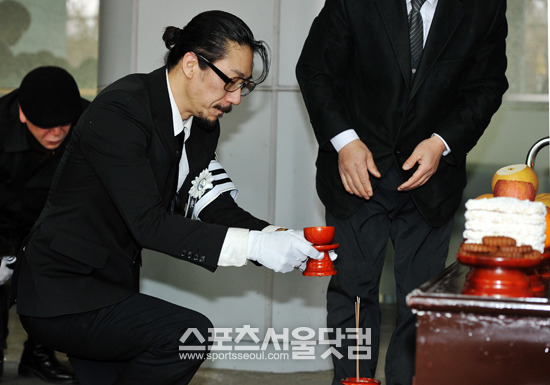 타이거JK의 부친인 팝 칼럼니스트 고 서병후 씨의 발인이 3일 치러졌다. / 김슬기 인턴기자