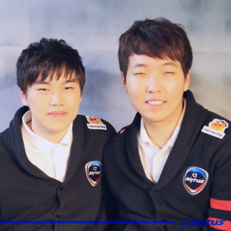 CJ엔투스는 리그오브레전드팀 프로스트에 미드라이너 코코 신진영(왼쪽), 정글러 리라 남태유를 영입했다./CJ엔투스 제공