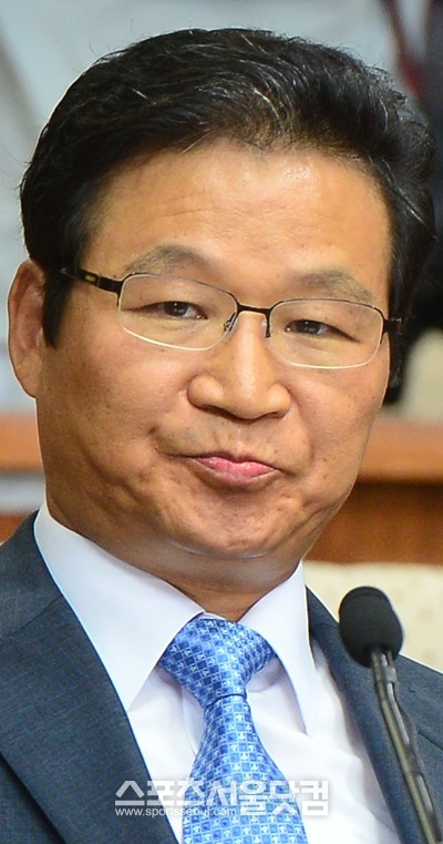 국가정보원 대선 개입 의혹 사건의 수사 결과 은폐·축소 혐의를 받아온 김용판 전 서울지방경찰청장에 대한 법원의 1심 무죄 판결로 특별검사 도입에 대한 여야의 2차전이 예고되고 있다. /더팩트DB