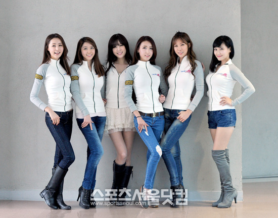 온게임넷 리그오브레전드 아마추어 챌린지 레이디스에 참가한 팀 레이싱(Team Racing)은 6명의 레이싱 모델로 이뤄져 있다./ 용산=김슬기 인턴 기자