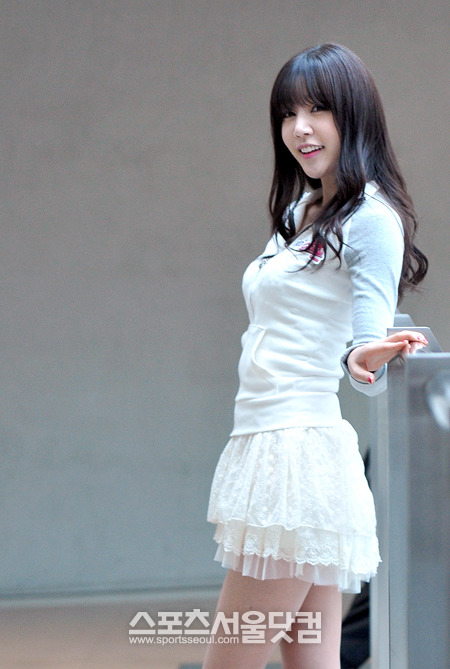 팀 레이싱의 탑솔러 홍지연은 형제 네명이 모두 모여 롤을 할 때가 정말 즐겁다고 말했다.