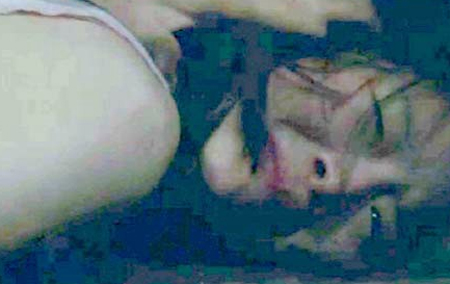 20대 여성이 벌금 대신 마을 청년들에게 성폭행을 당해 충격을 주고 있다. / 영화 들개들 (사진과 무관)