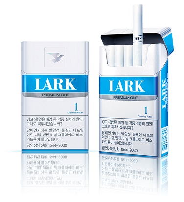 한국필립모리스(주)는 국내 최초 1mg 담배 라크 프리미엄 원을 새가 날아오르는 형상의 홀로그램 로고를 덧붙여 종달새를 의미하는 브랜드명을 표현했다./한국필립모리스(주) 제공