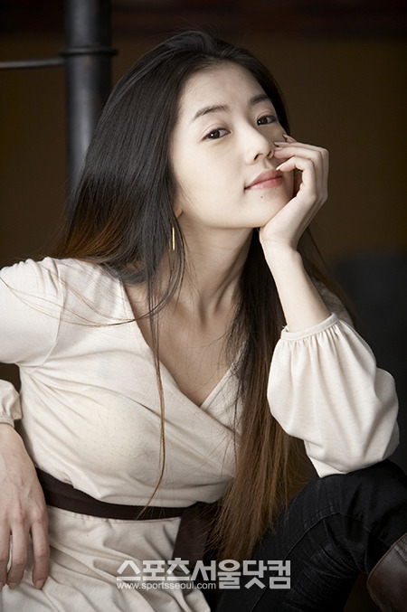 걸그룹 투야 출신 김지혜가 지난해 결혼한 것으로 알려졌다. /휴갤러리 제공