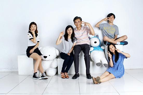 귀화 선수 1호 금메달리스트 공상정은 가족들의 든든한 후원을 받아 꿈을 이룰 수 있었다. 왼쪽부터 공상정, 어머니 진신리 씨, 아버지 공번기 씨, 막내 상권 군, 언니 상이 씨. / 공상정 가족 제공